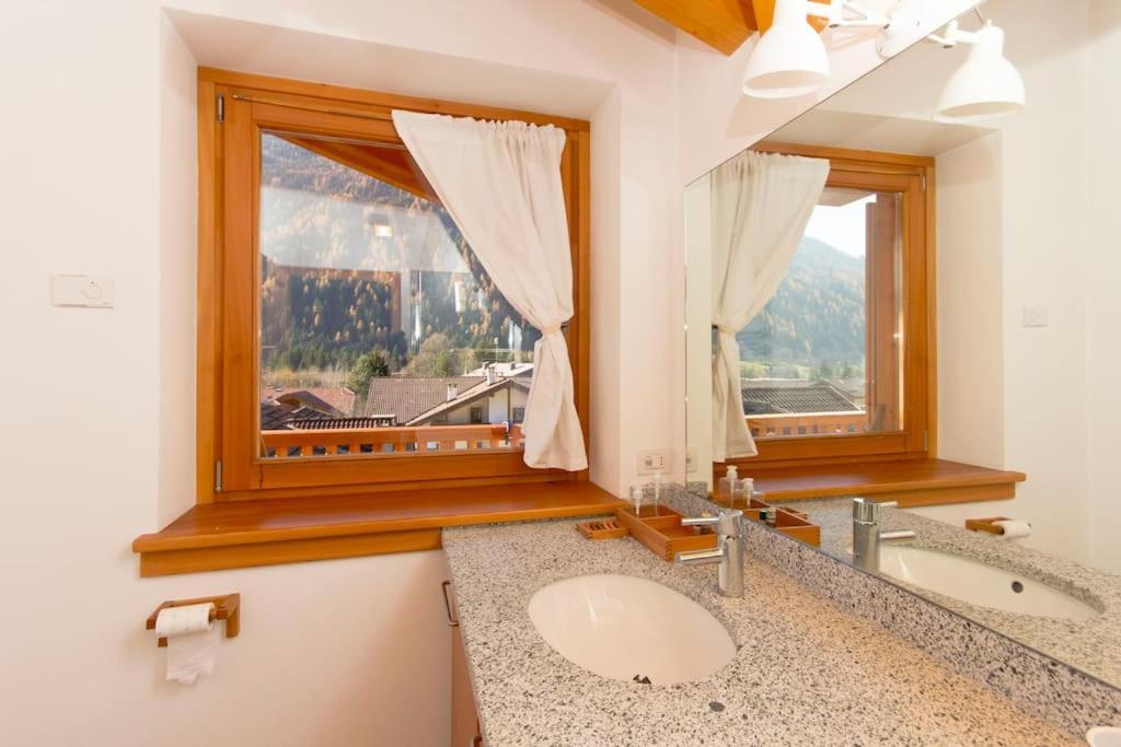 Lovely Apt In Pinzolo Val Rendena 7 Exteriör bild