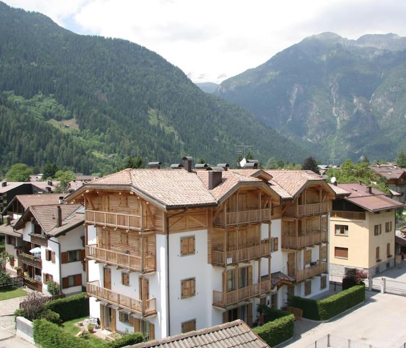 Lovely Apt In Pinzolo Val Rendena 7 Exteriör bild