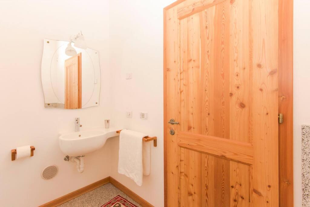 Lovely Apt In Pinzolo Val Rendena 7 Exteriör bild